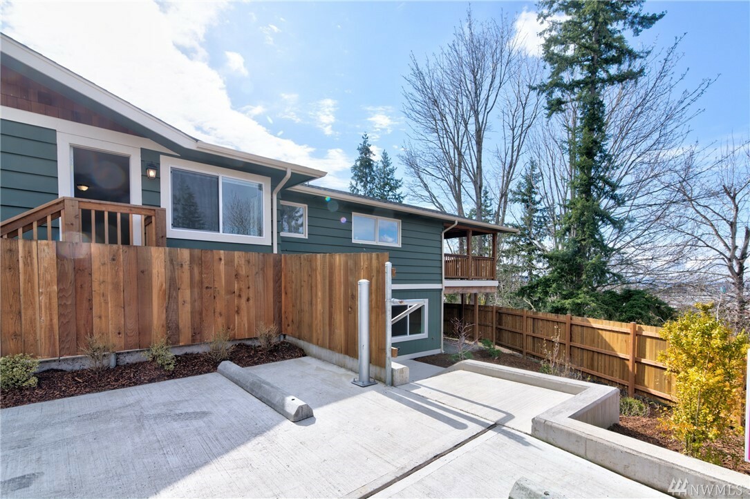 Property Photo:  2129 Zephyr Place  WA 98229 