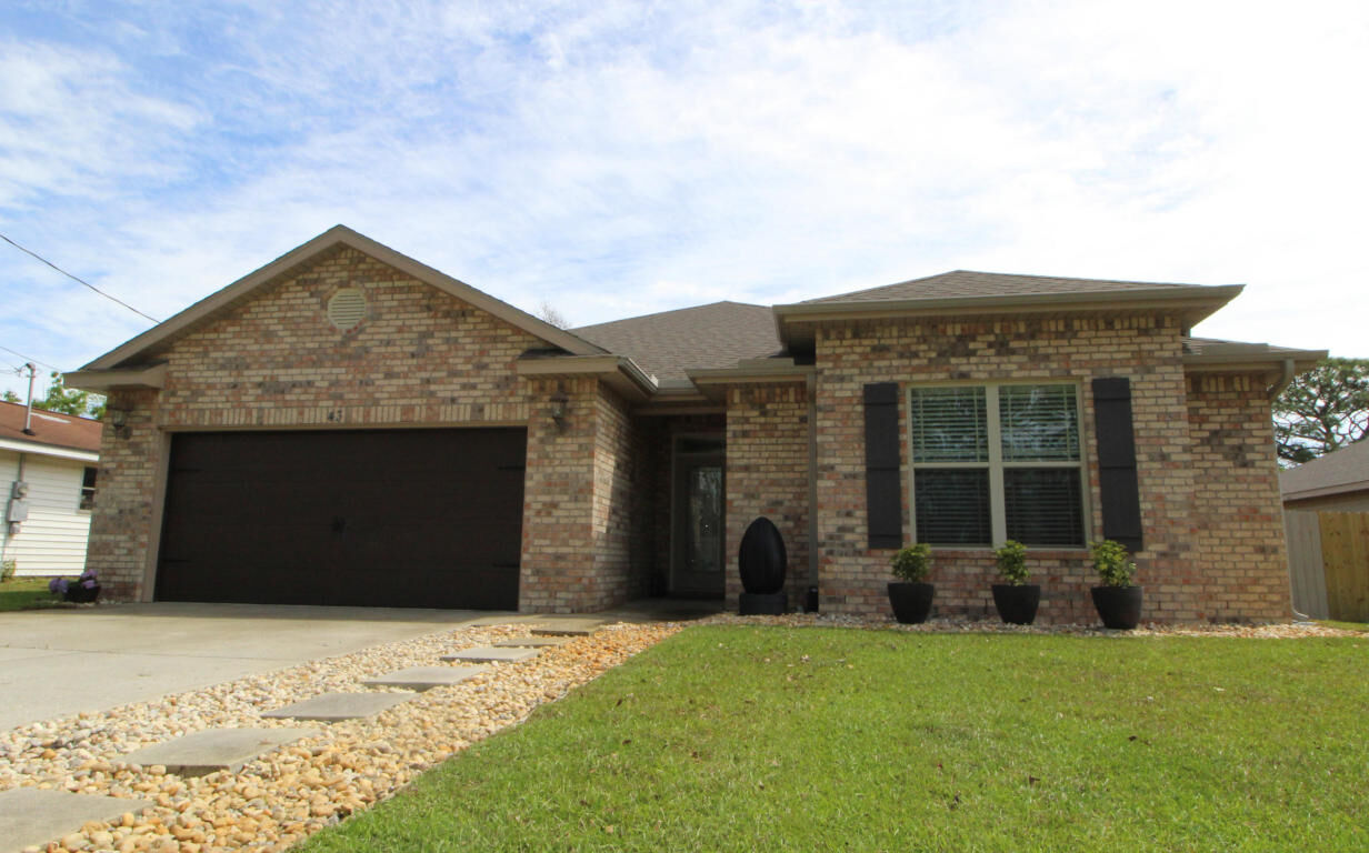 Property Photo: 43 Cactus Road FL 32569