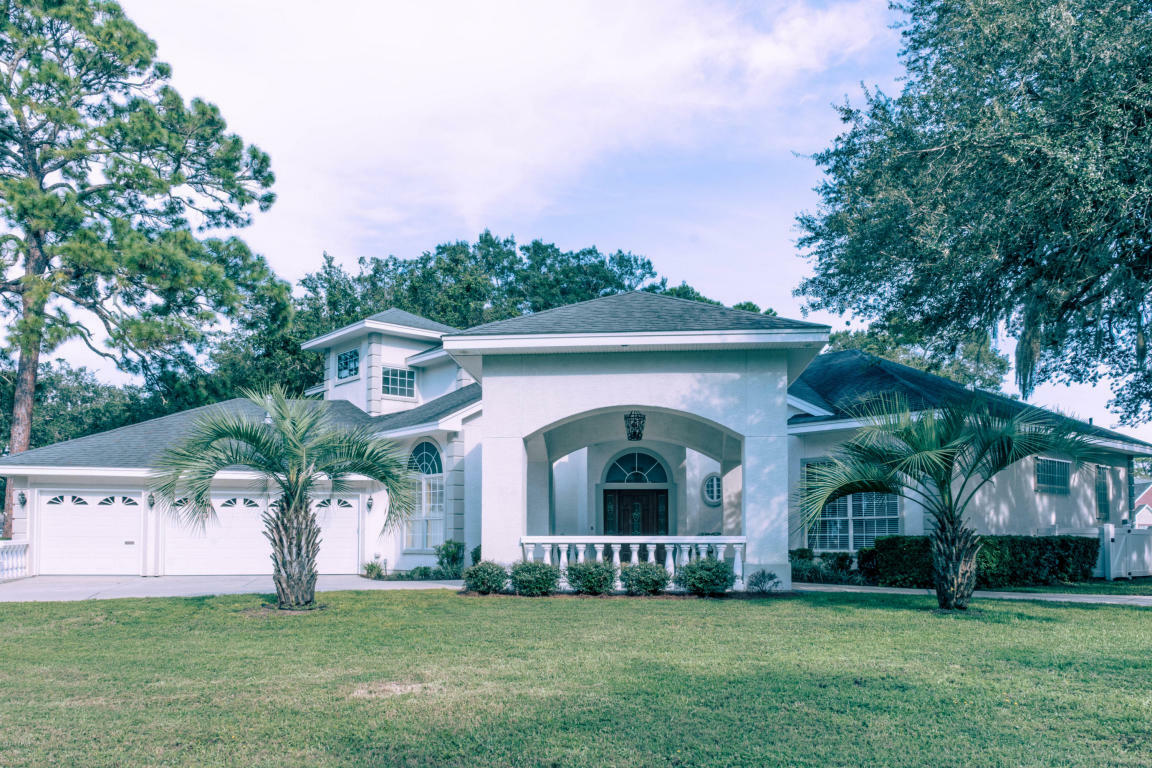 Property Photo: 1119 Cove Pointe Drive FL 32401