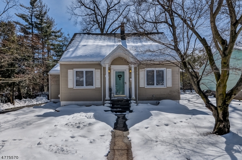 Property Photo: 49 Beverly Rd NJ 07039