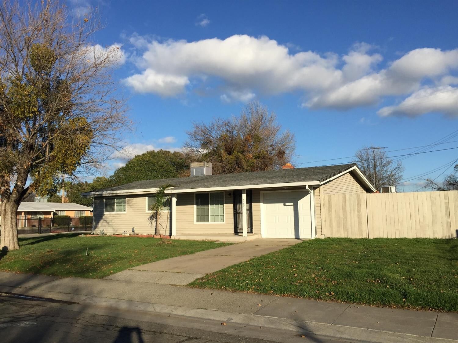 Property Photo:  6201 Sun River Drive  CA 95824 