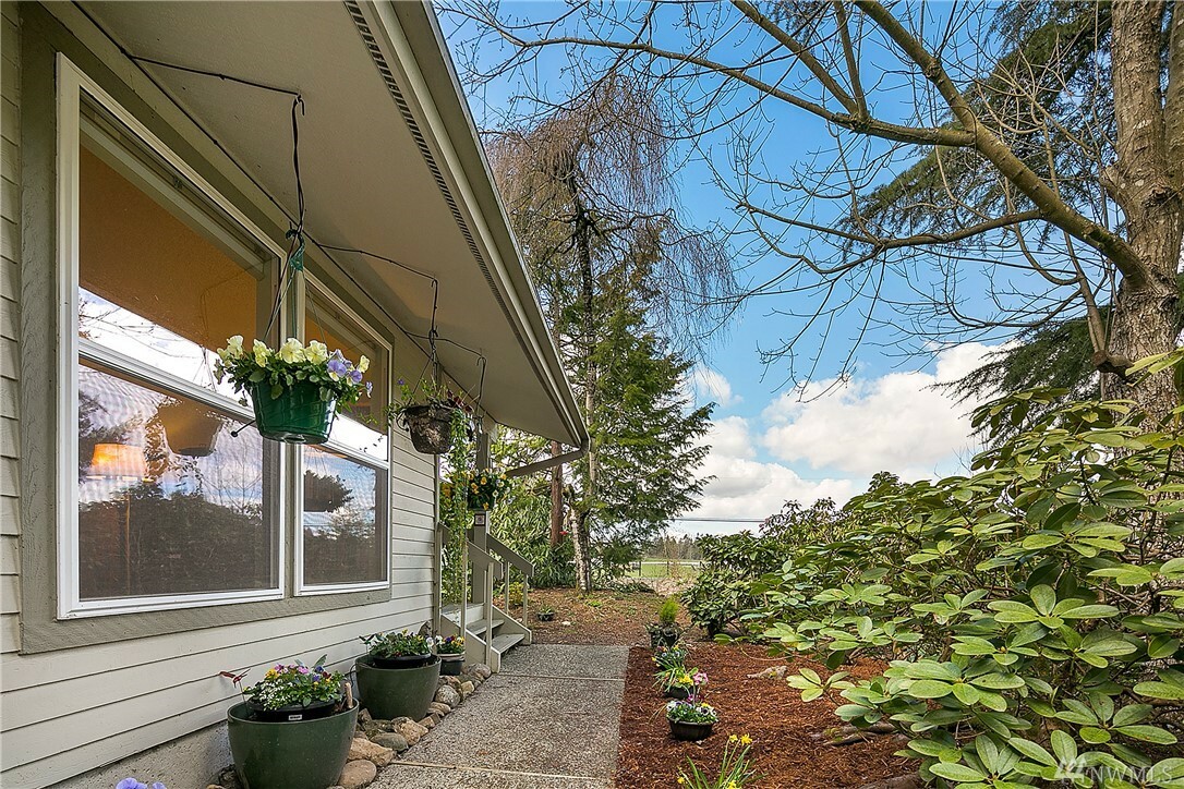 Property Photo: 17205 SE 238th St WA 98042
