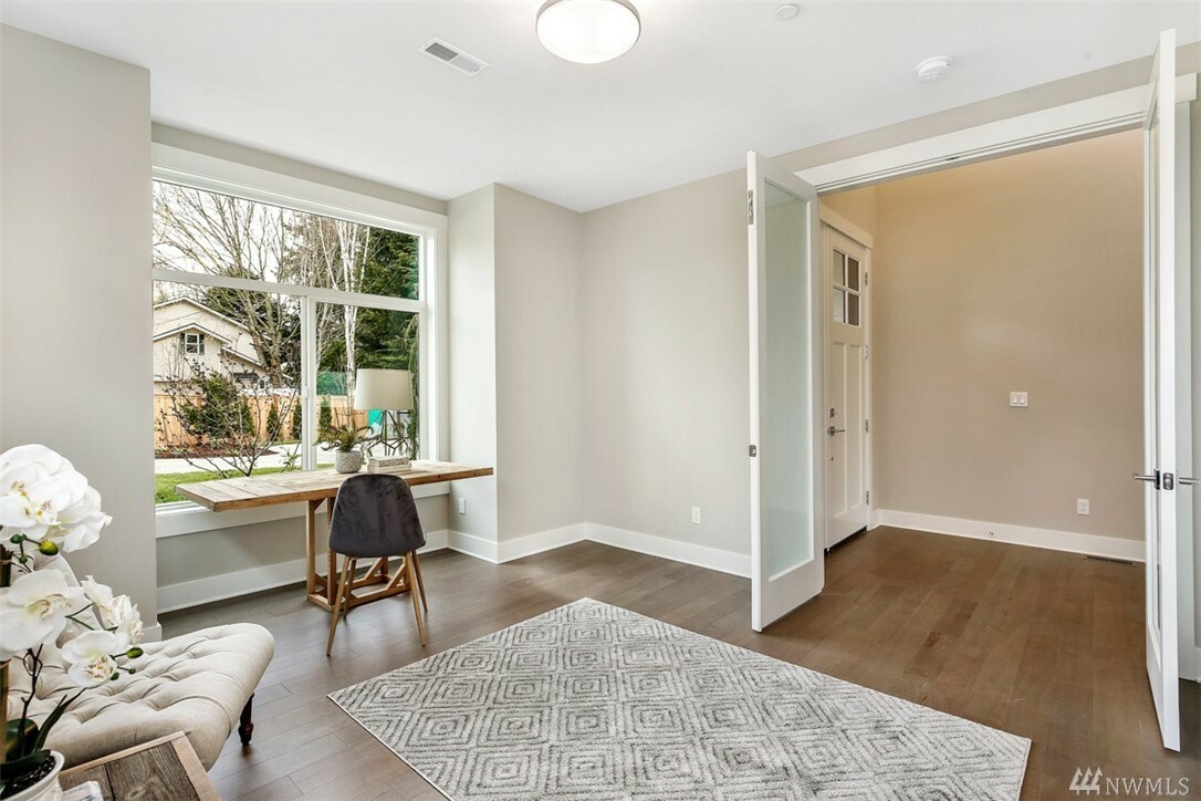 Property Photo: 8820 218th St SW WA 98026