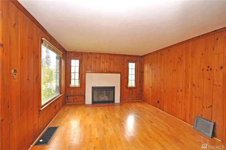 Property Photo: 721 Yale St WA 98466