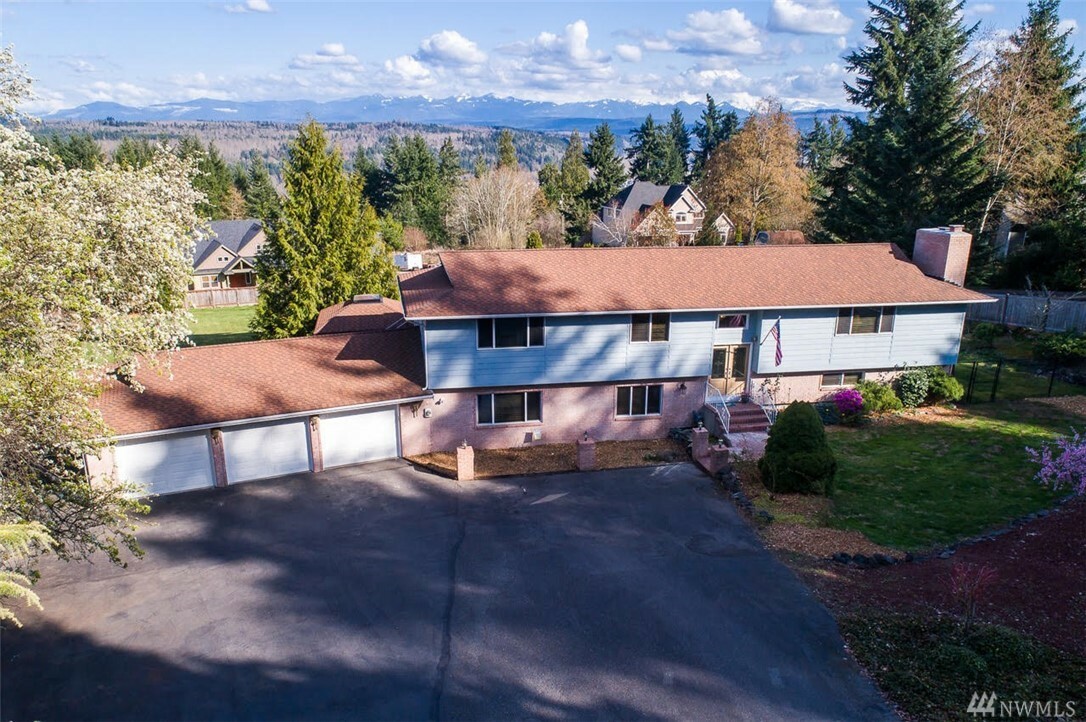 Property Photo:  14611 136th Ave E  WA 98374 