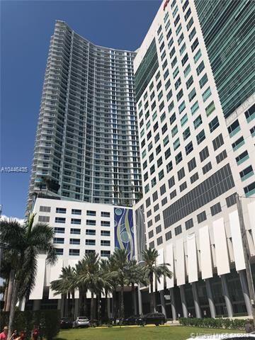 Property Photo:  185 SW 7th St 2004  FL 33130 