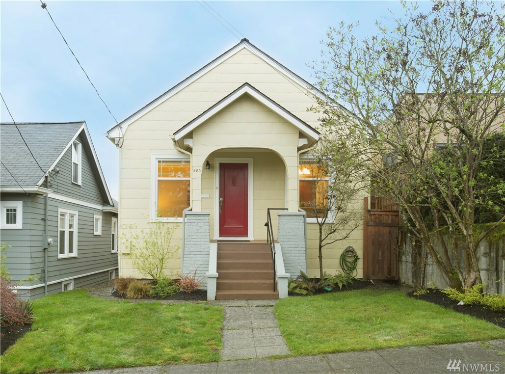 Property Photo:  925 N 78th St  WA 98103 