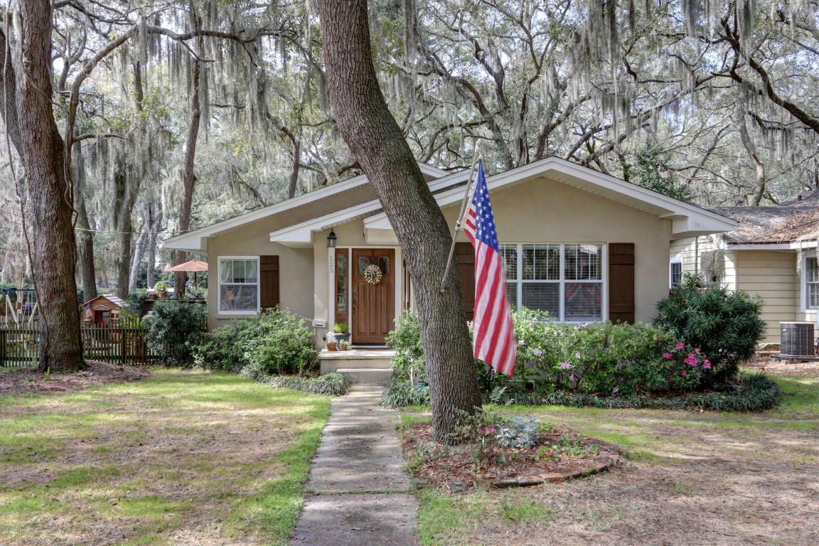 Property Photo:  125 S Cove  FL 32401 