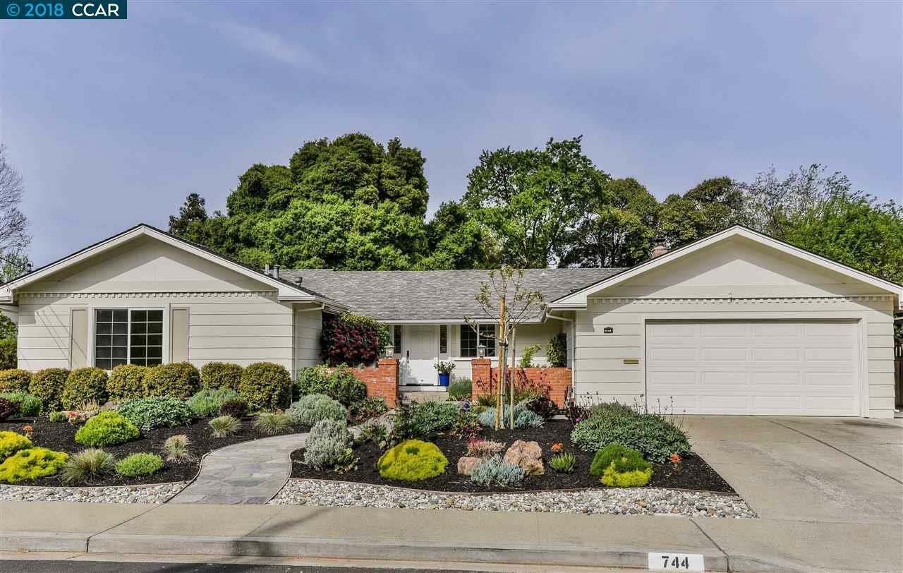Property Photo: 744 Autumn Dr CA 94598