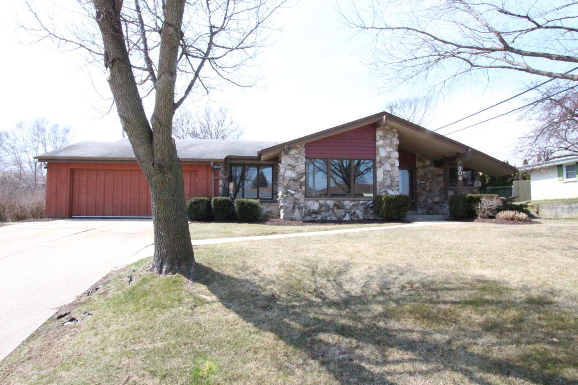 Property Photo: 304 Hemlock Ct WI 53172