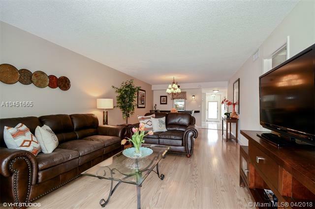 Property Photo:  811 S Hollybrook Dr 210  FL 33025 