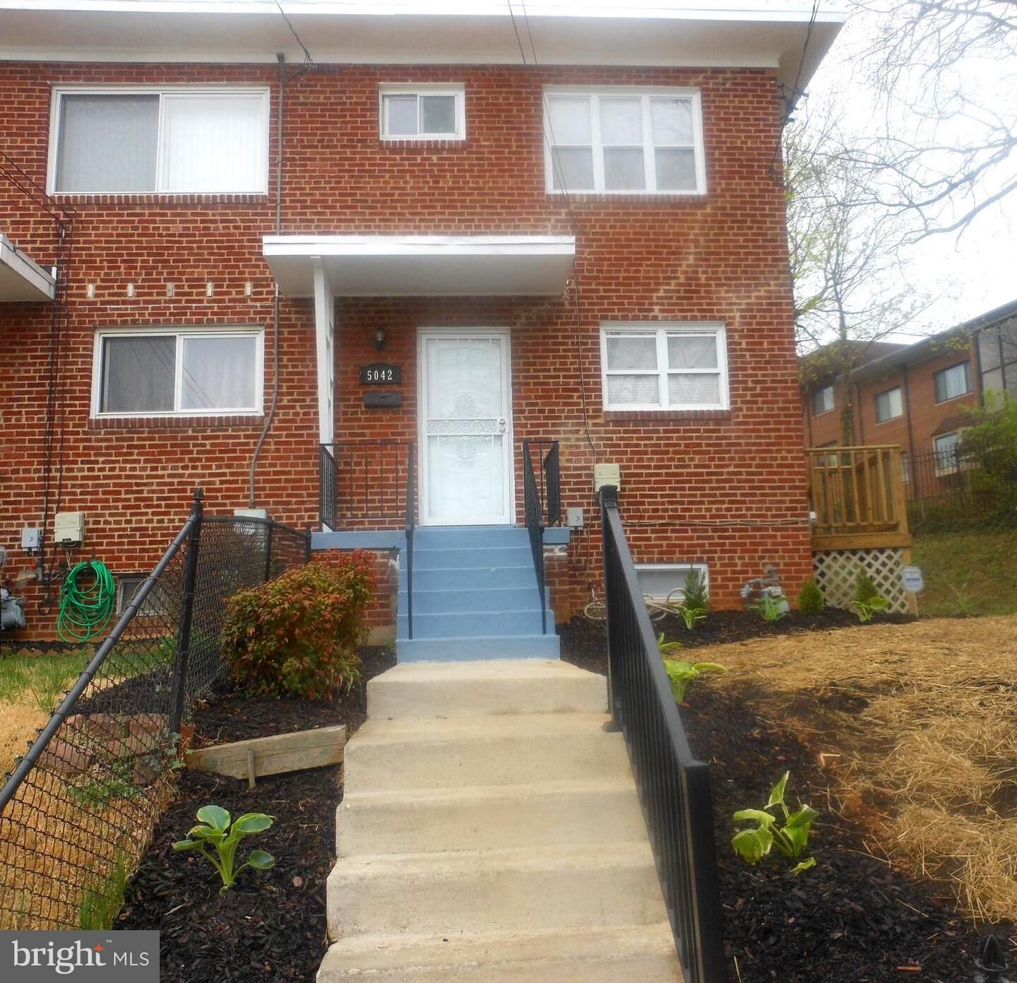 Property Photo:  5042 Roseld Court  MD 20745 