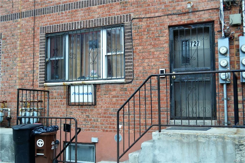 Property Photo:  727 East 211th Street  NY 10467 