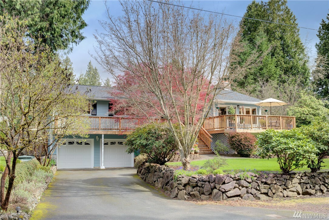 Property Photo:  9618 NE 198th St  WA 98011 