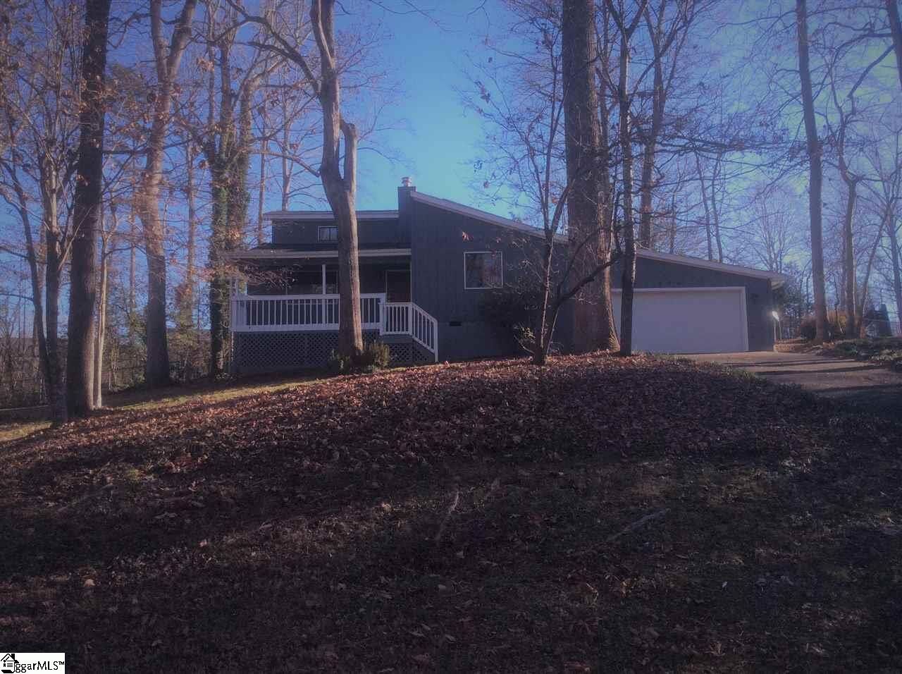 Property Photo: 208 Rollingwood Way SC 29640