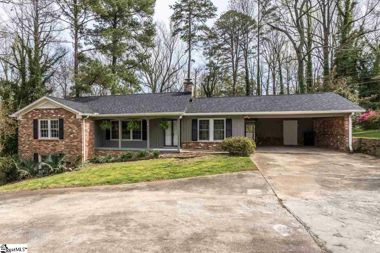 Property Photo: 214 Forest Hill Drive SC 29621