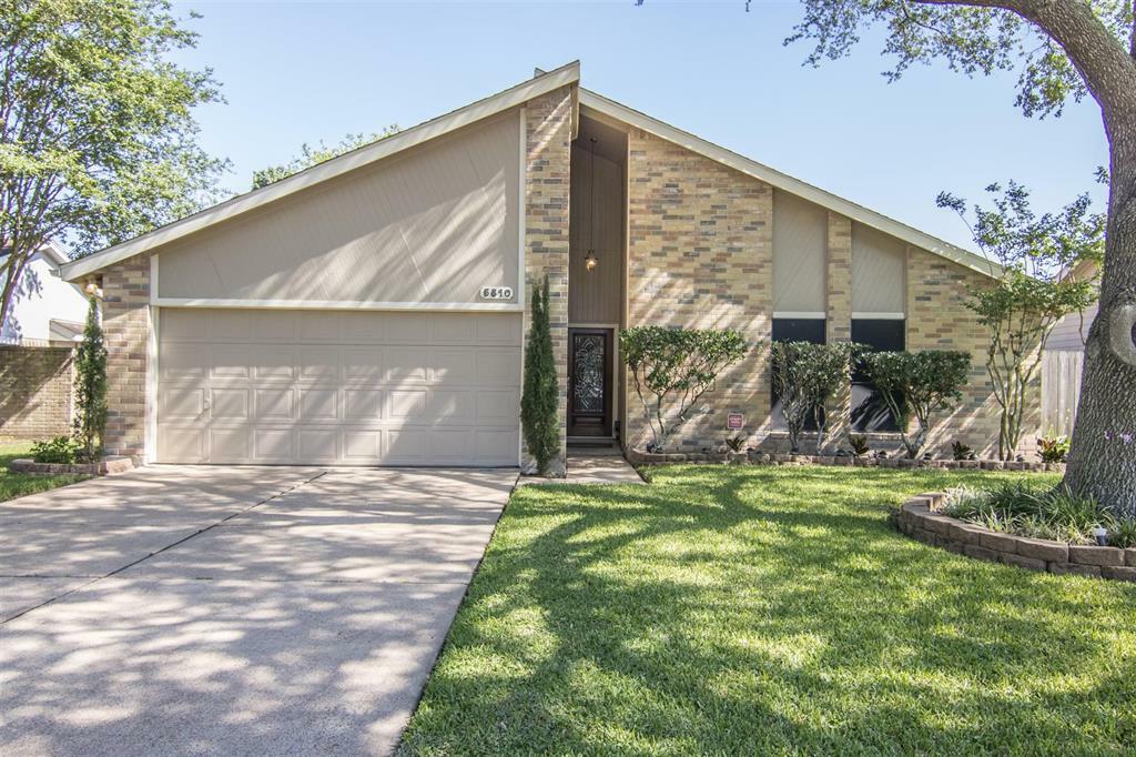 Property Photo:  5810 Heather Street  TX 77573 