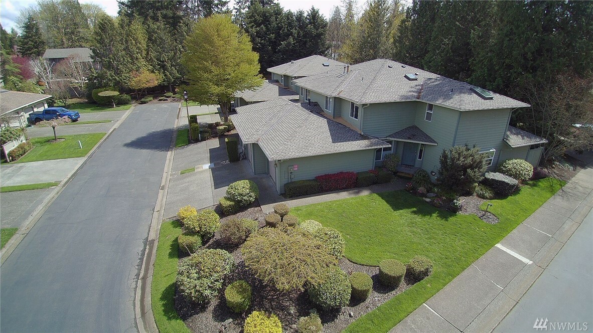 Property Photo:  25424 213th Place SE 5  WA 98038 