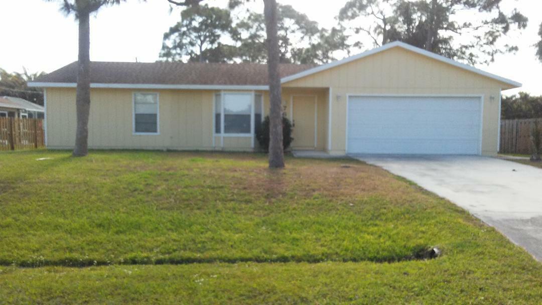 Property Photo:  767 SW Broadview Street  FL 34983 