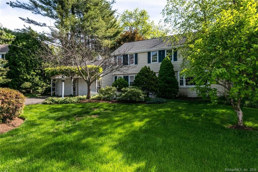 Property Photo:  70 Harvest Lane  CT 06117 