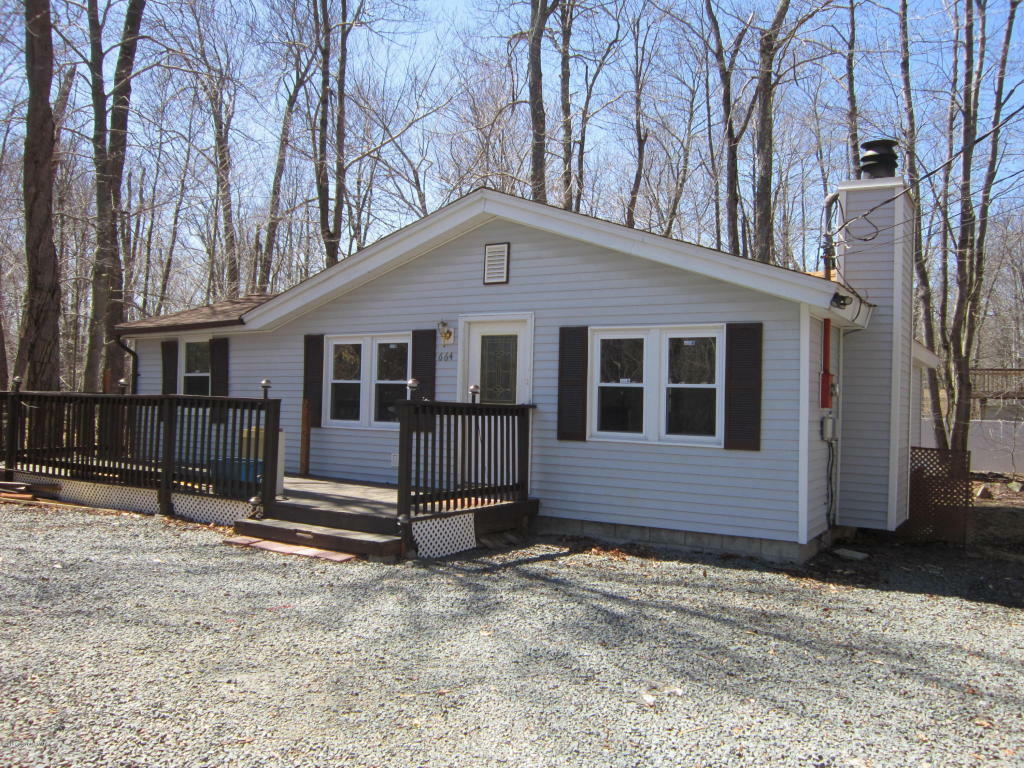 Property Photo:  8816 Cloudcrest Drive  PA 18466 