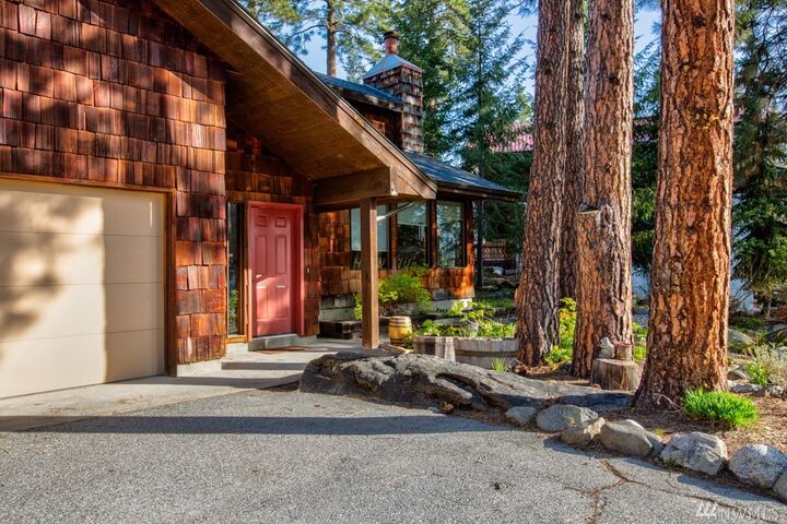 Property Photo:  1526 Alpensee Strasse  WA 98826 
