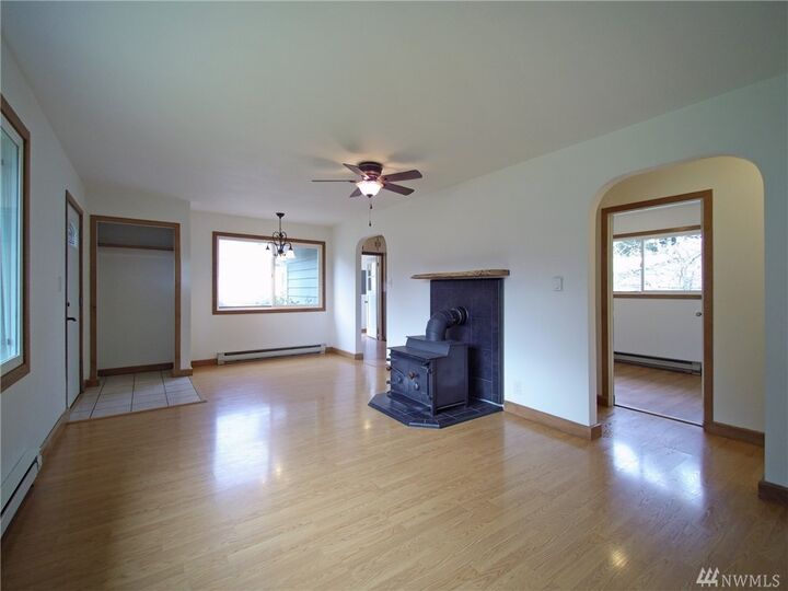Property Photo:  1019 W Spruce St  WA 98363 