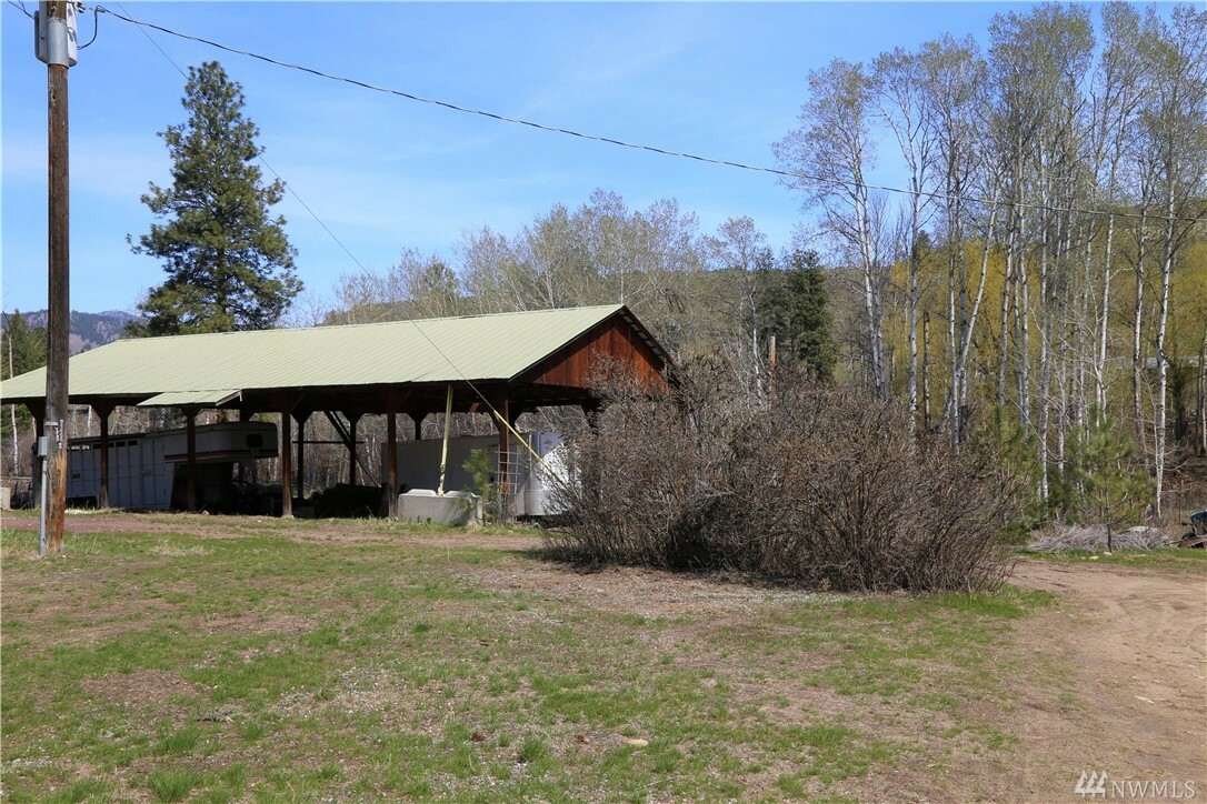Property Photo:  4 Maughans River Rd N  WA 98856 