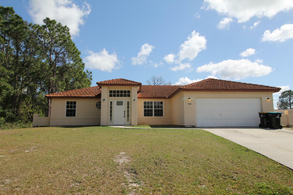 Property Photo:  706 Davidson Street SE  FL 32909 