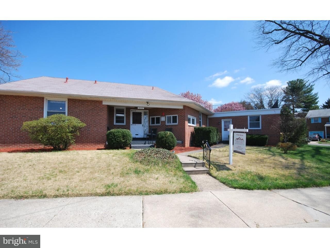 Property Photo: 7600 Hasbrook Avenue PA 19111