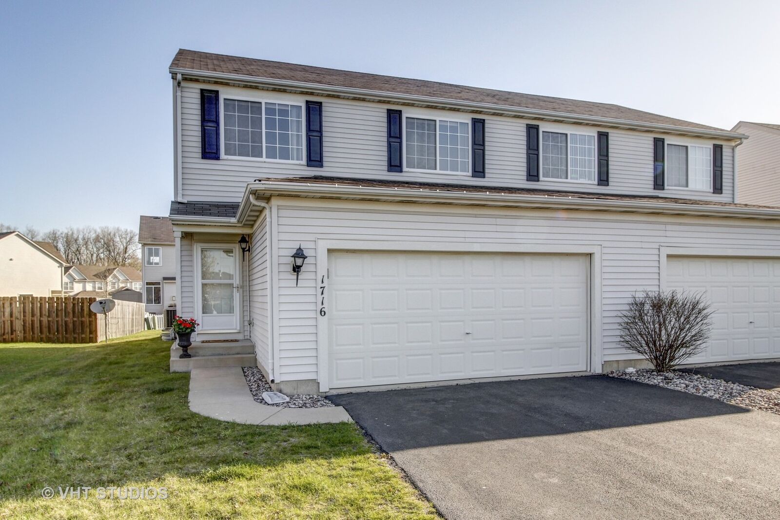 Property Photo: 1716 Peachtree Drive IL 60441
