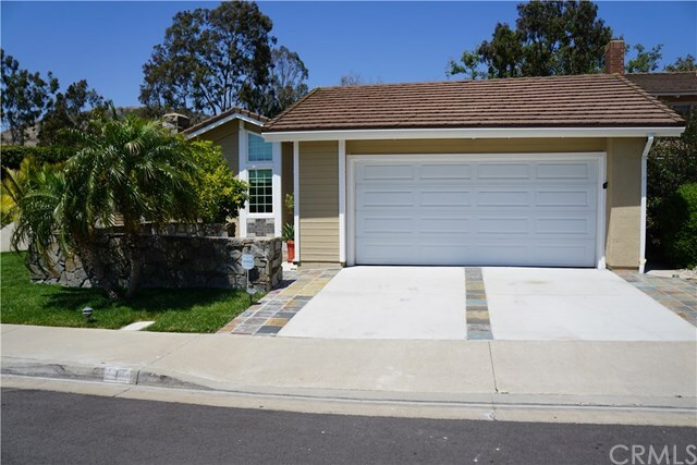 Property Photo:  1 Wandering Rill  CA 92603 