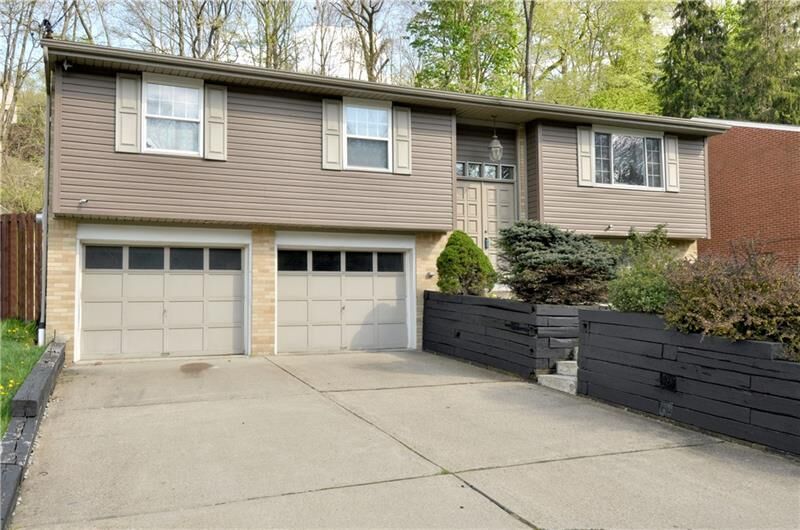 Property Photo:  820 Cedarwood Dr  PA 15235 