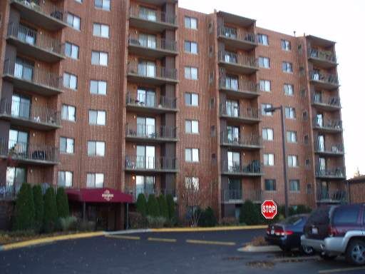 Property Photo:  1 Bloomingdale Pl 518  IL 60108 