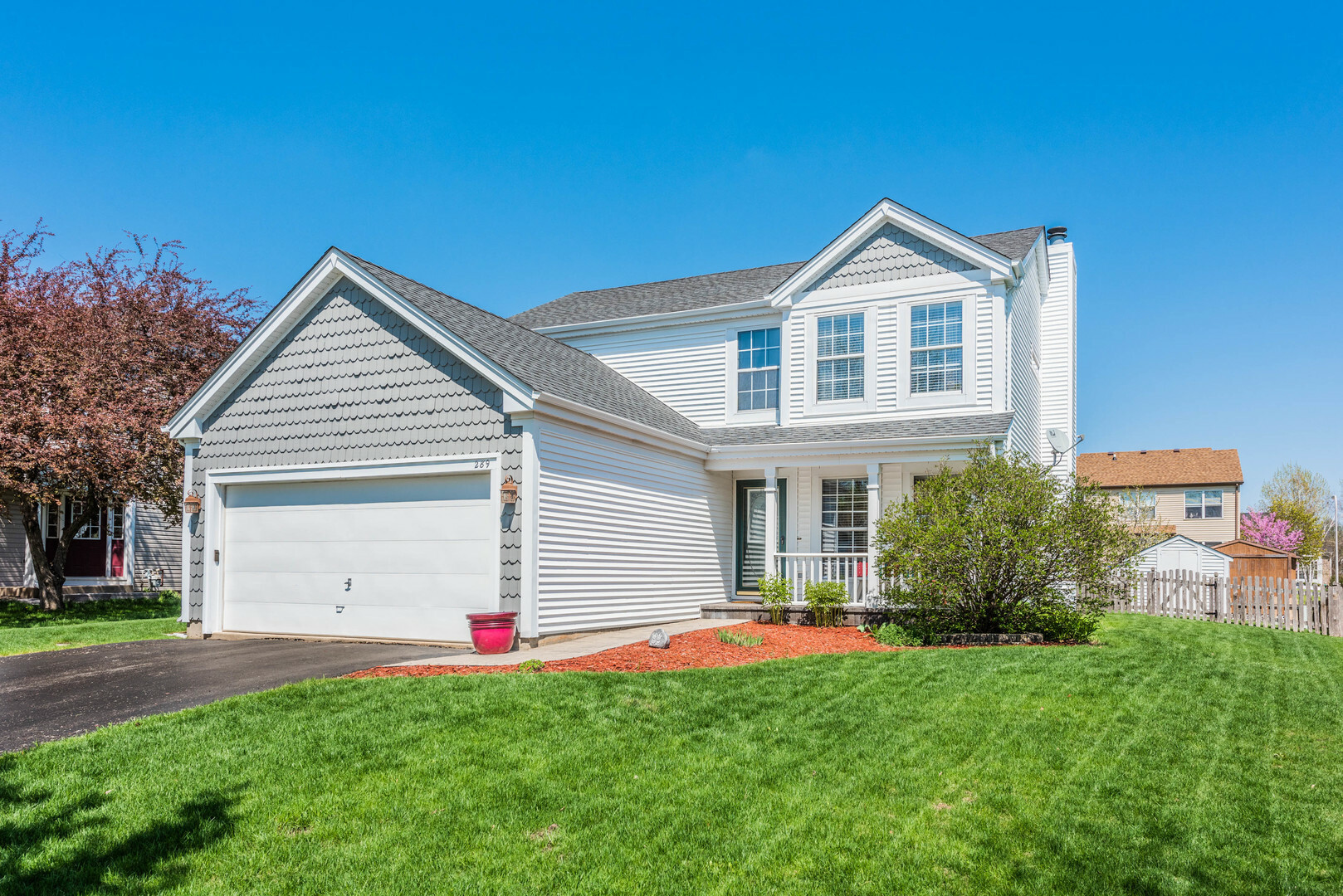 Property Photo: 289 Mayfair Lane IL 60177