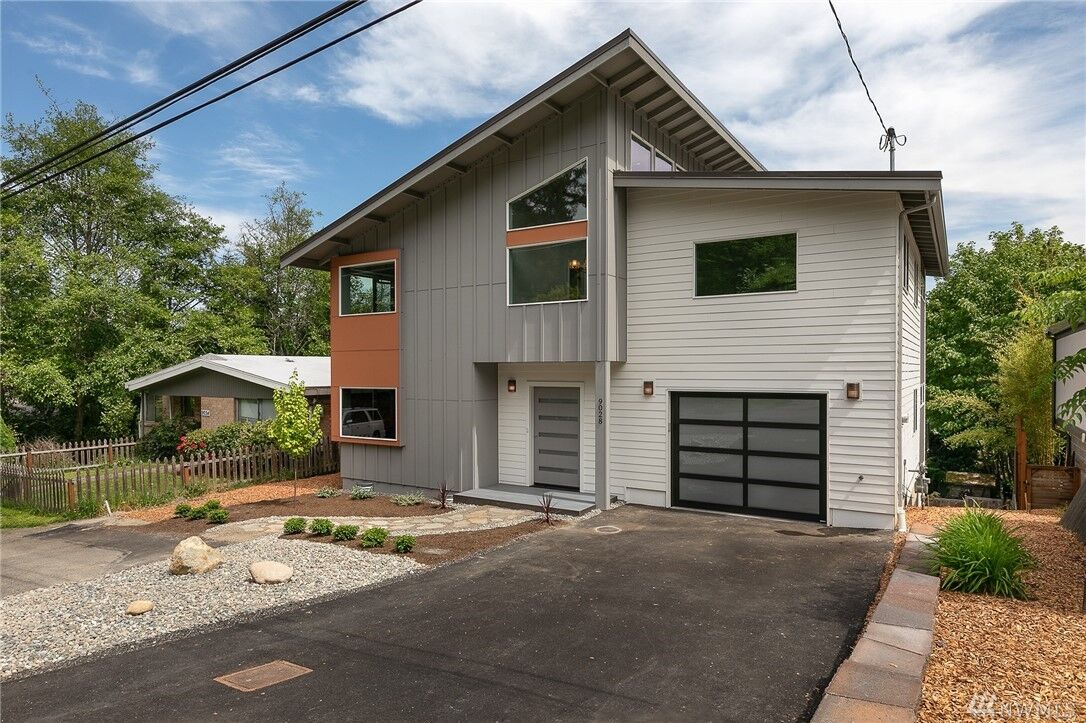 Property Photo: 9028 45th Avenue NE WA 98115