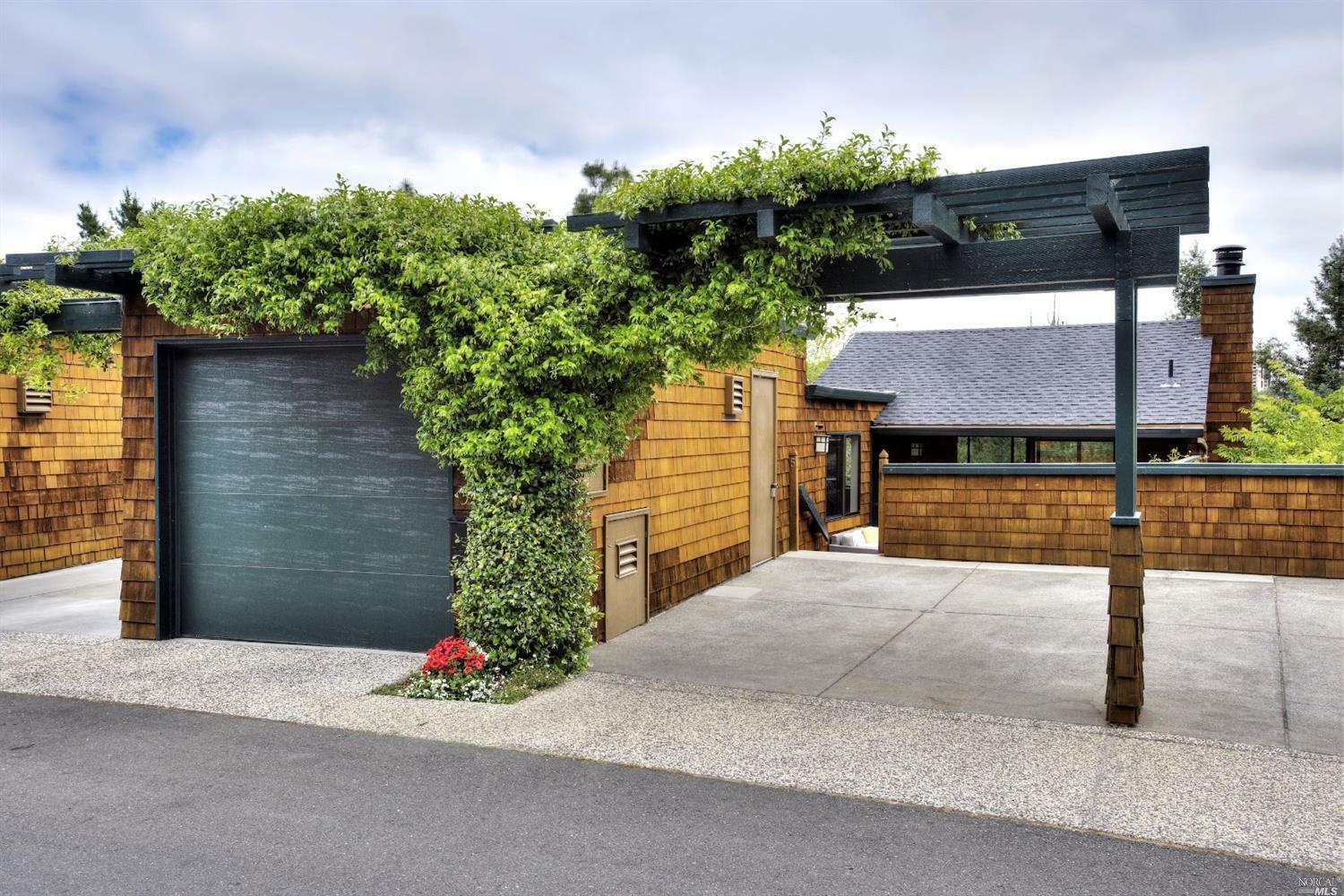 Property Photo: 5 Escalle Lane CA 94939