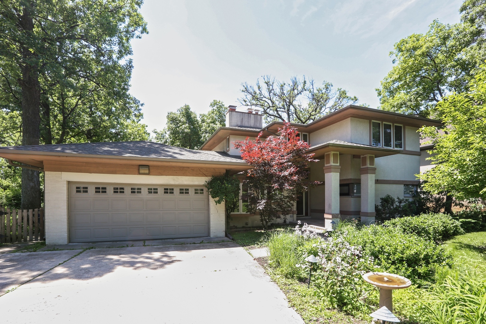 Property Photo: 8 Woodridge Drive IL 60523