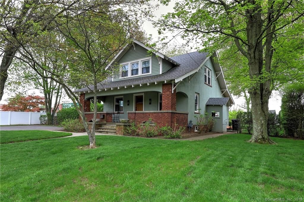 Property Photo:  250 Chapel Street  CT 06460 