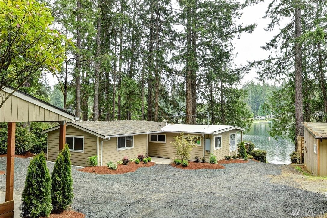 House for sale in Grapeview 5222 E Mason Lake Dr W, Grapeview, WA 98546