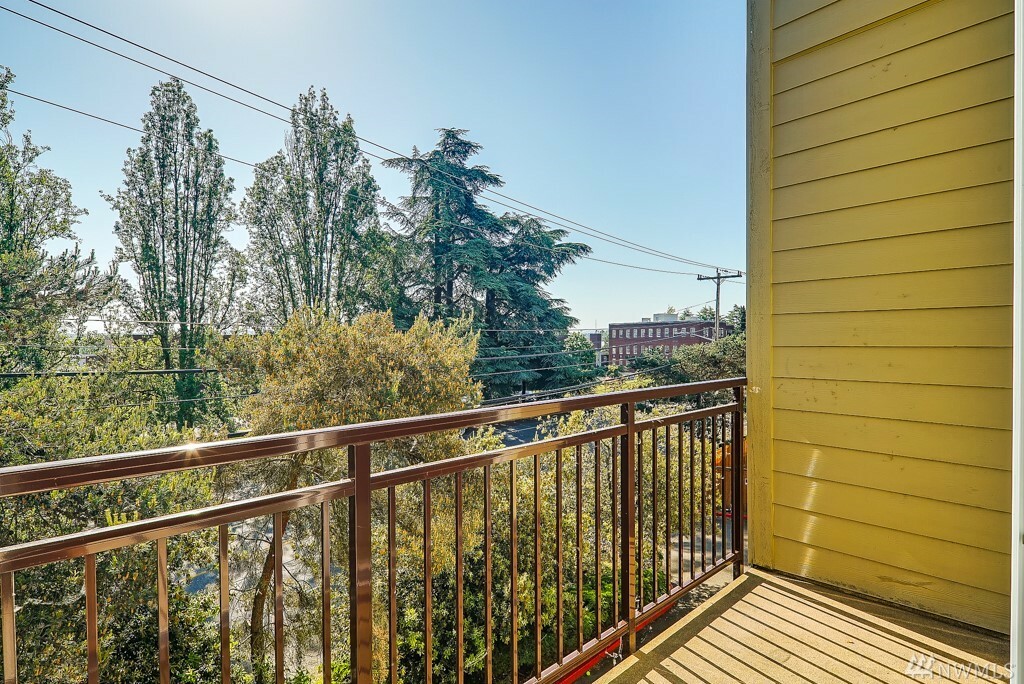 Property Photo:  5844 NE 75th St A314  WA 98115 