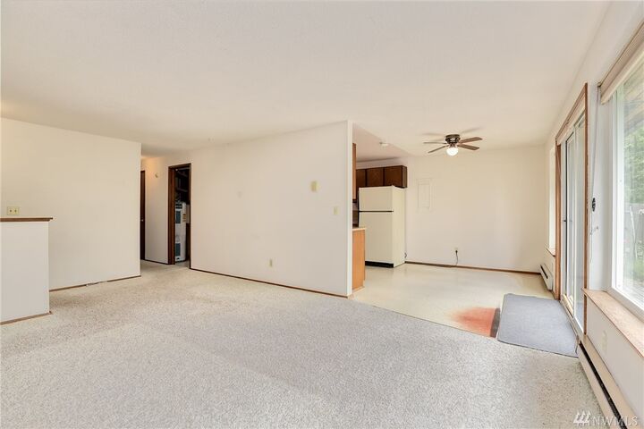 Property Photo:  381 Ferncliff Avenue NE  WA 98110 