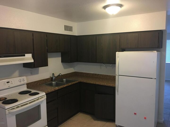 Property Photo: 8322 N 60th Avenue 1 AZ 85302