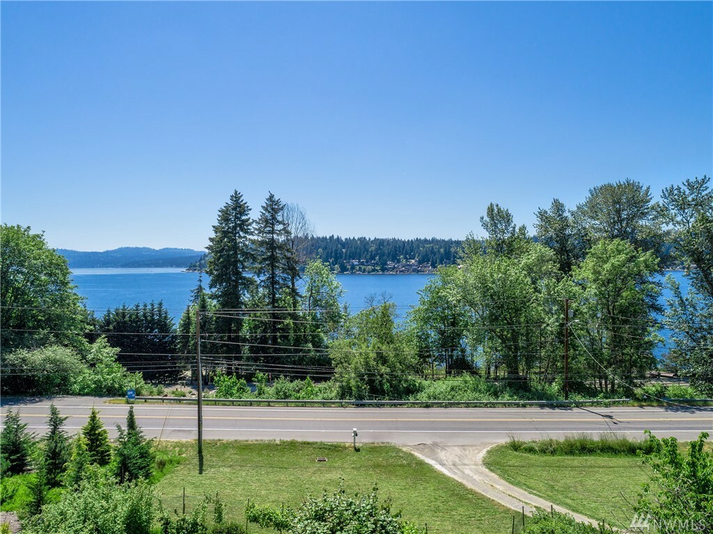 Property Photo: 3206 E Lake Sammamish Pkwy NE WA 98074