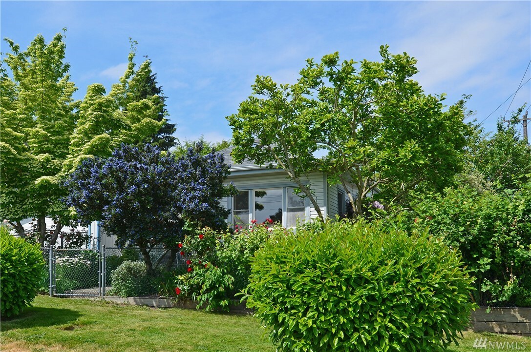 Property Photo: 3836 S Findlay St WA 98118