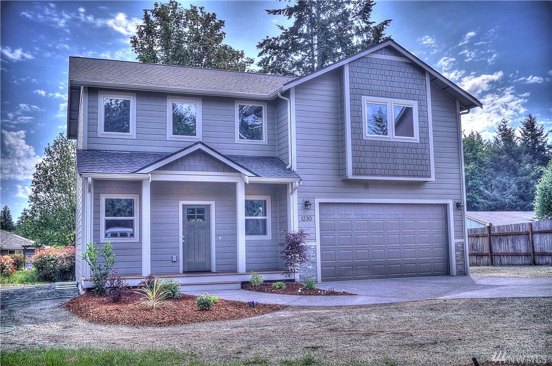 Property Photo:  1230 Bay St  WA 98584 