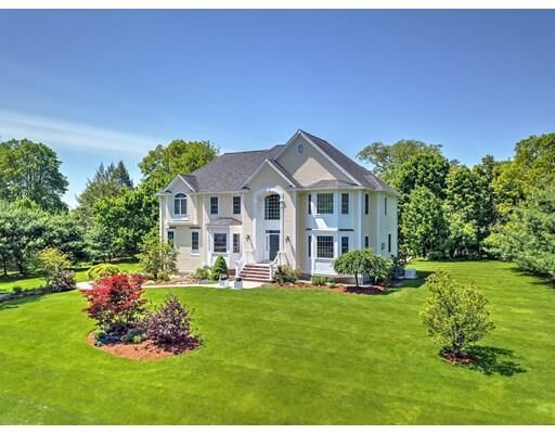 Property Photo:  4 Glen Meadow Rd  MA 01810 