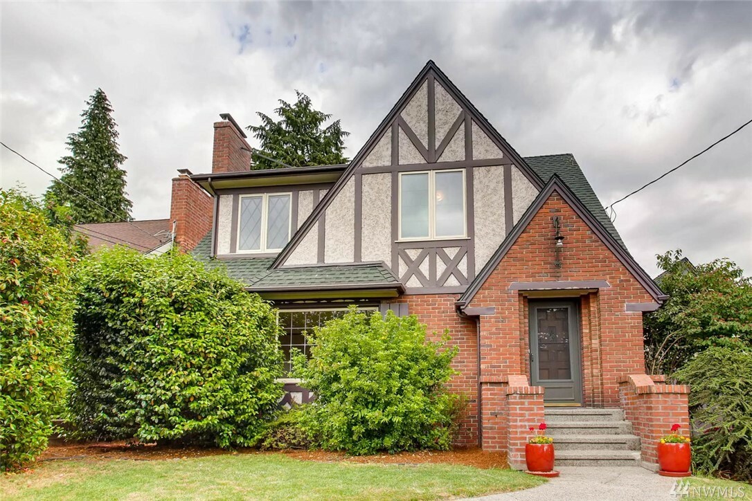 Property Photo:  7950 Seward Park Ave S  WA 98118 