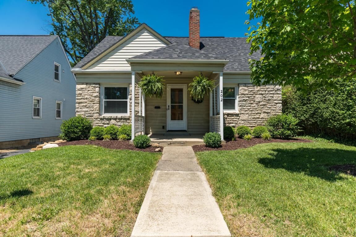 Property Photo:  202 W Henderson Road  OH 43214 