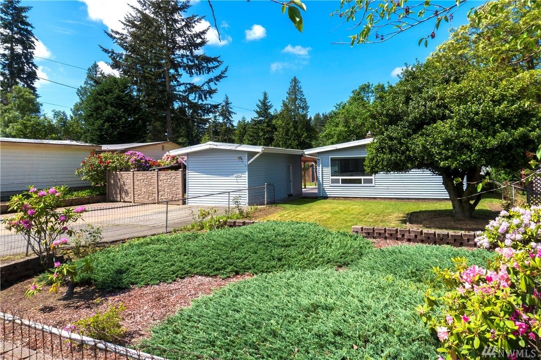 Property Photo:  17241 11th Avenue NE  WA 98155 